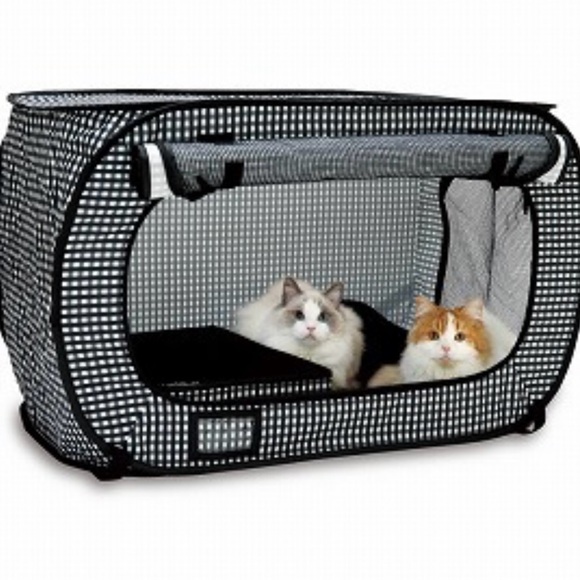 Portable pop up dog/ cat house - Picture 1 of 4